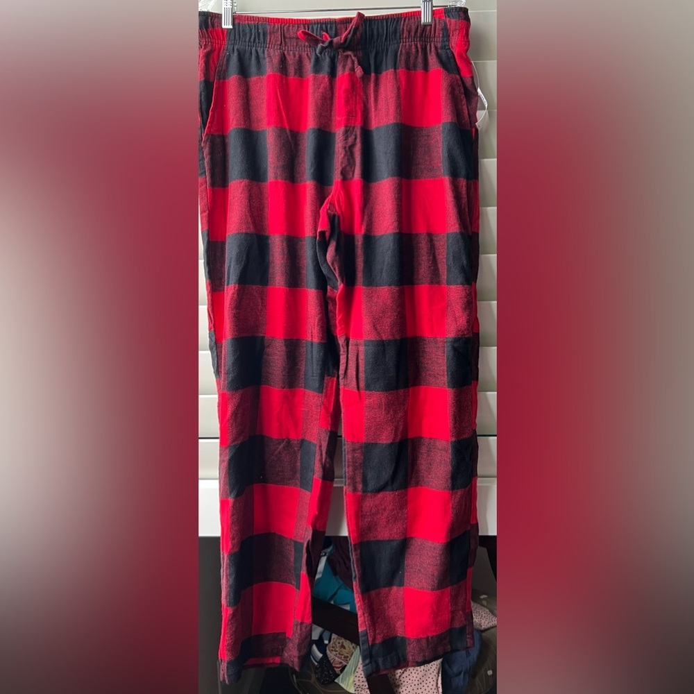Old Navy - NWT - Men’s - Large - Pajama Bottoms - Red/Black Buffalo Plaid